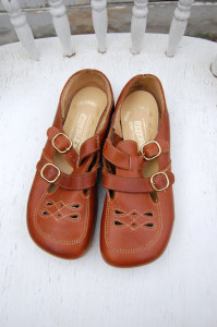 Thom McAn, circa early 80's, similar, but not the exact shoe of my 3rd grade dreams, photo: "anthropolotique, etsy"